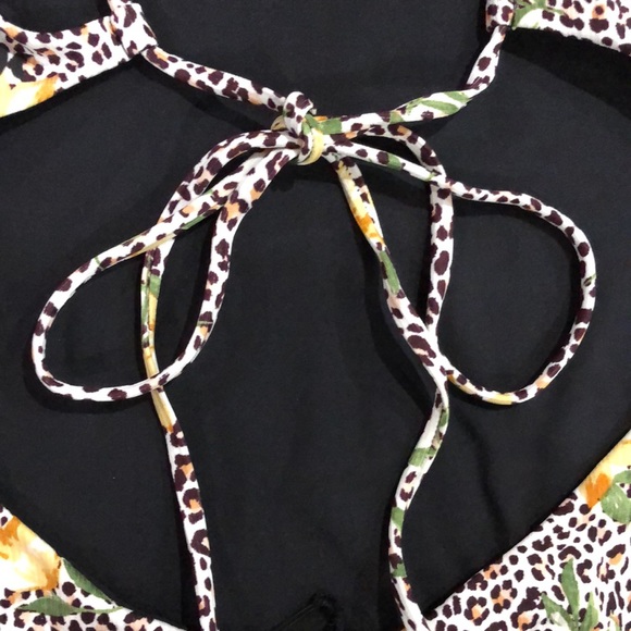 NWT! - HURLEY ‘Jungle Cat’ Cheeky Moderate One-Piece Swim Suit - Picture 9 of 10